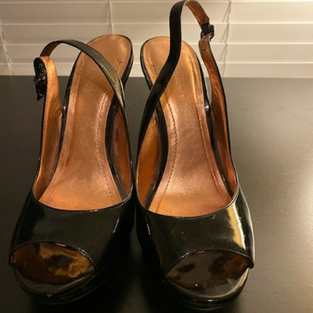 4 inch Black BCBG heels